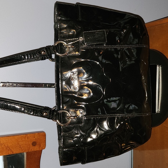 Coach VGUC Gallery Patent Leather embossed tote - Picture 2 of 14